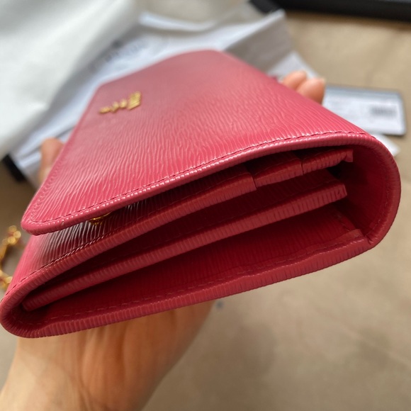 Wallet on Chain Saffiano Leather - Picture 4 of 10